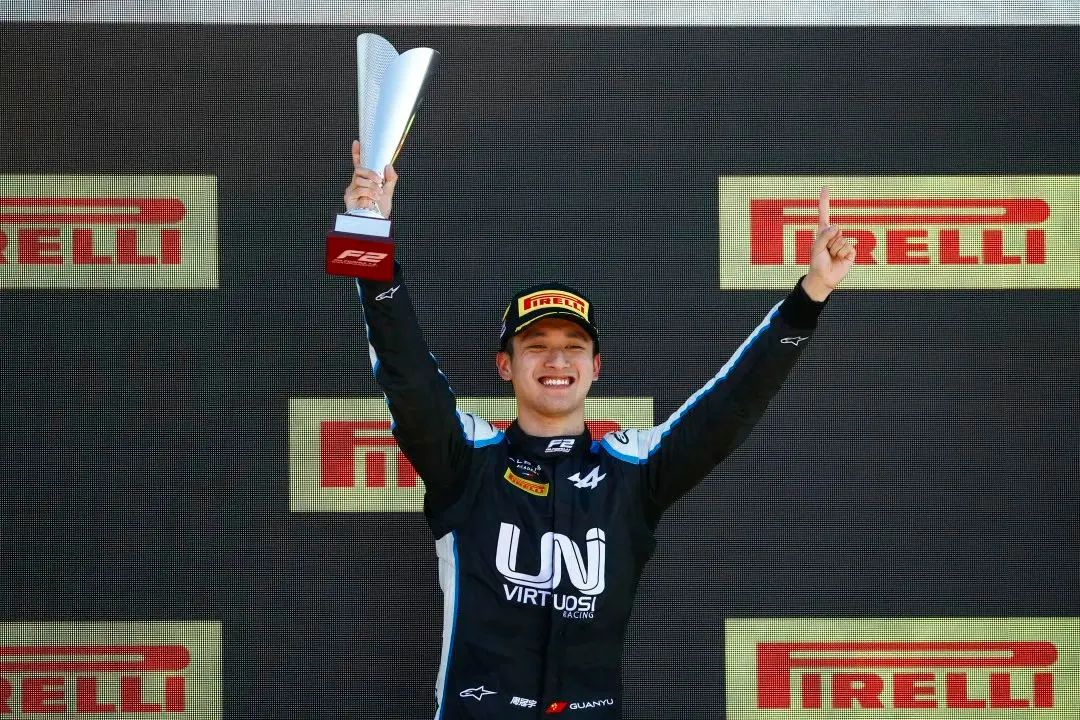 周冠宇,中国首位F1车手!当童年的梦想照进现实